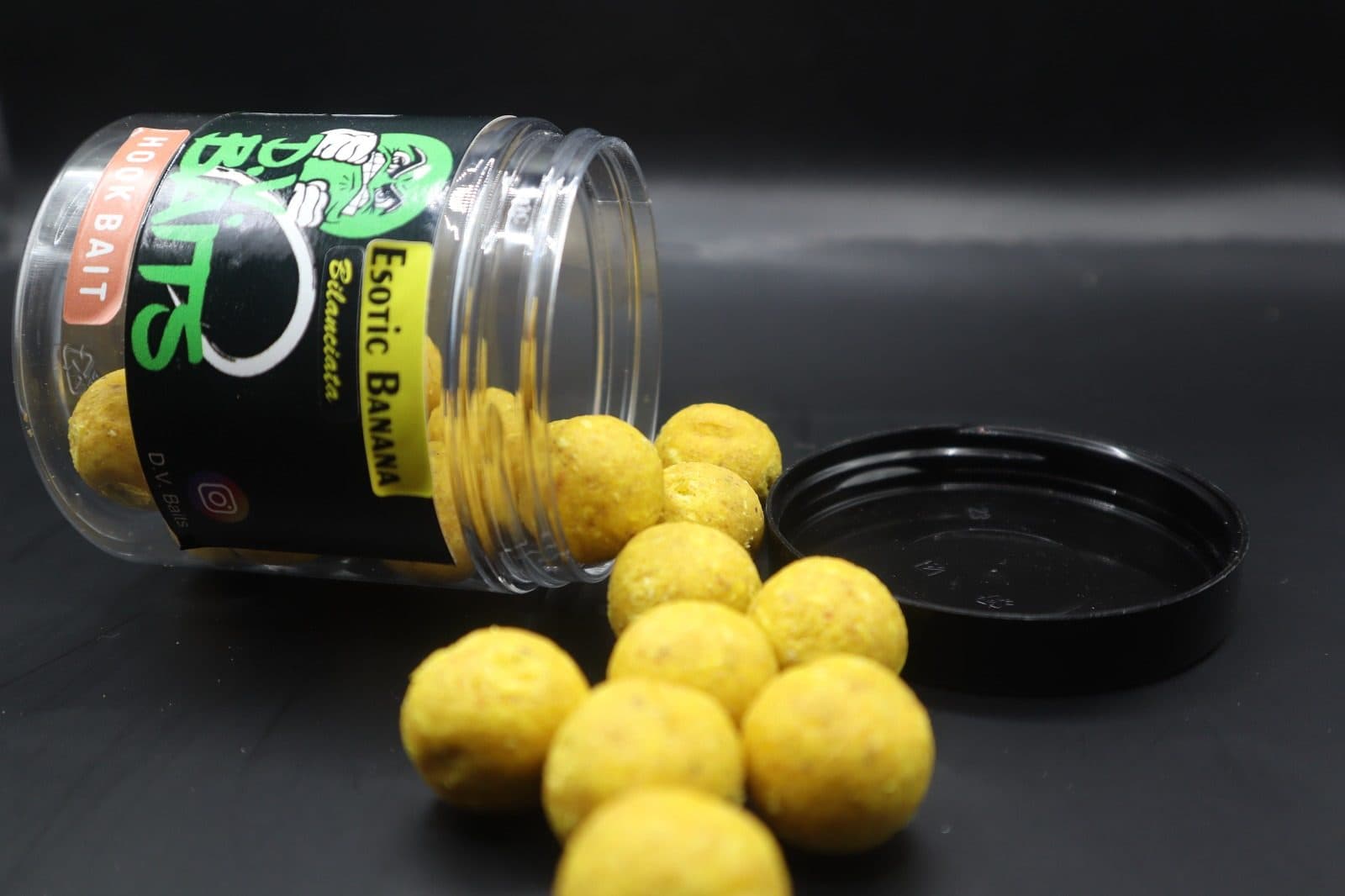 Esotic Banana Hook Baits Equilibrate 2