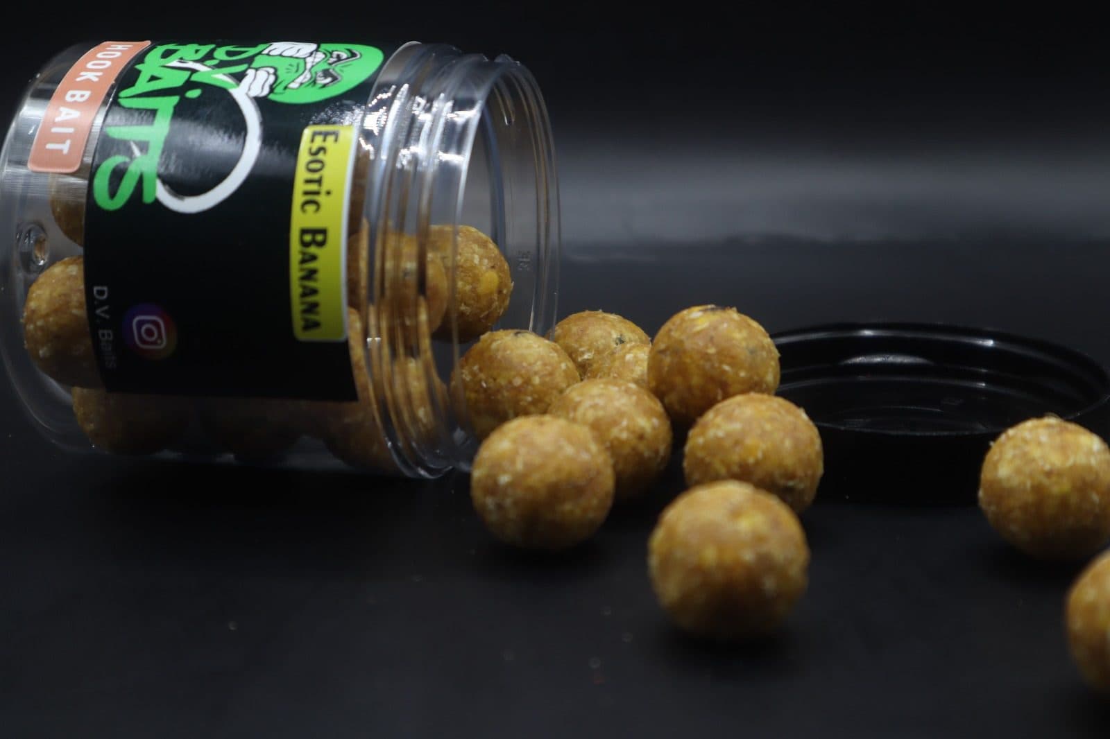 Esotic Banana Hook Baits 2
