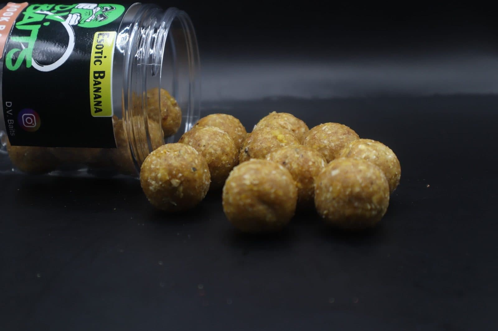 Esotic Banana Hook Baits 3